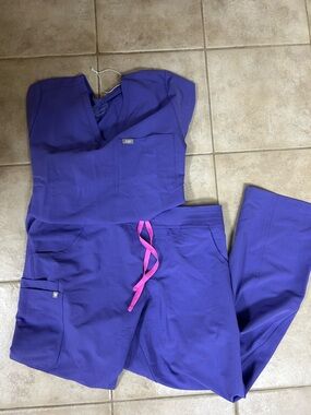Figs Purple Scrub Set with Pink Drawstring
